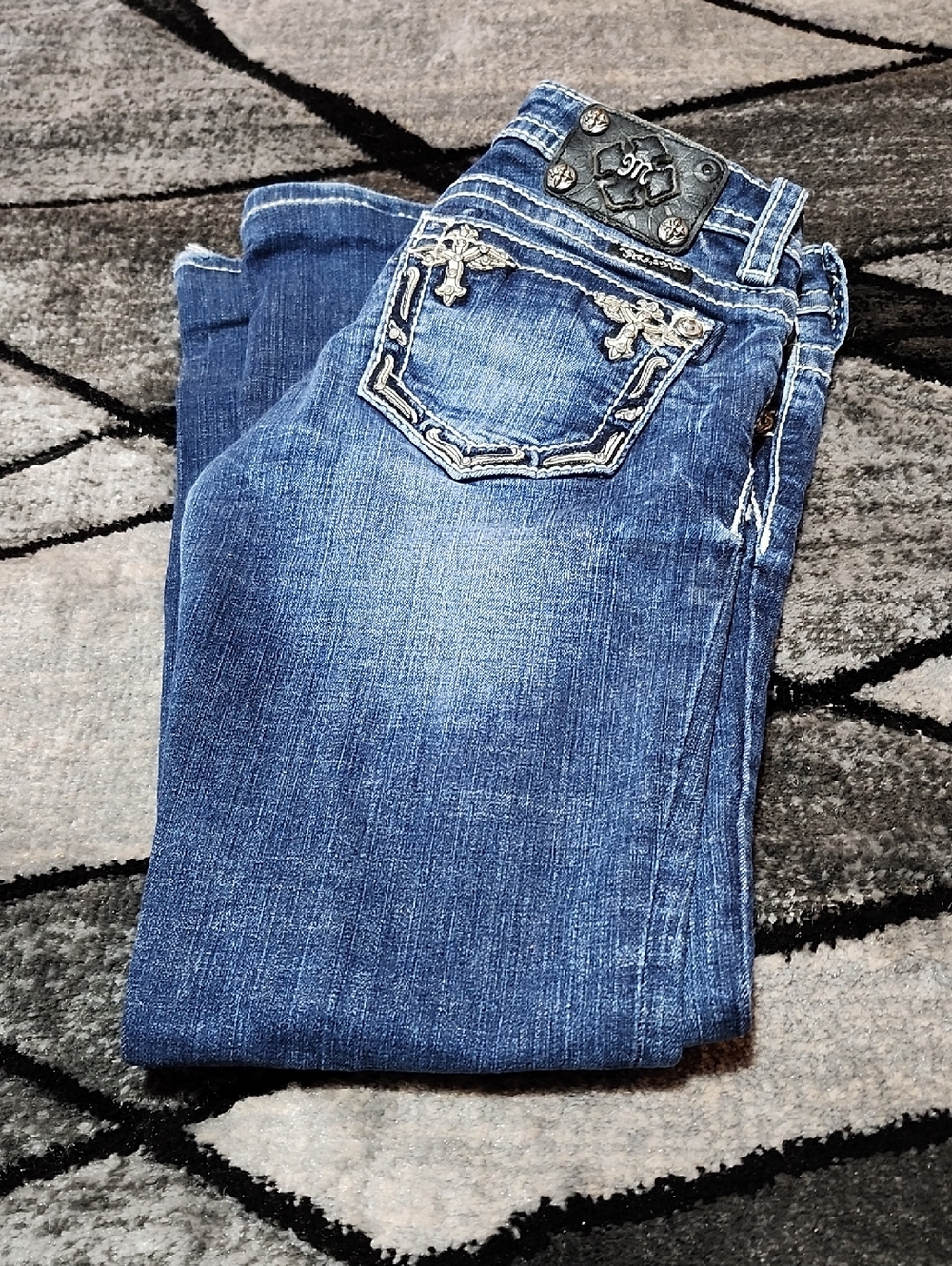 MISS ME YOUTH EMBROIDERED RHINESTONES ACCENTED CROSS DESIGN BOOT-CUT DENIM JEANS